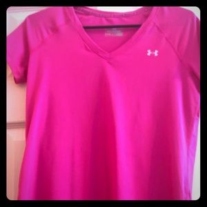 Women’s size small Underarmour top